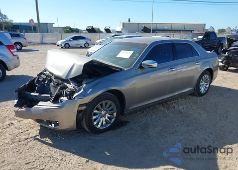 2014 Chrysler 300 z USA, uszkodzony, nr VIN 2C3CCAAG7EH327203